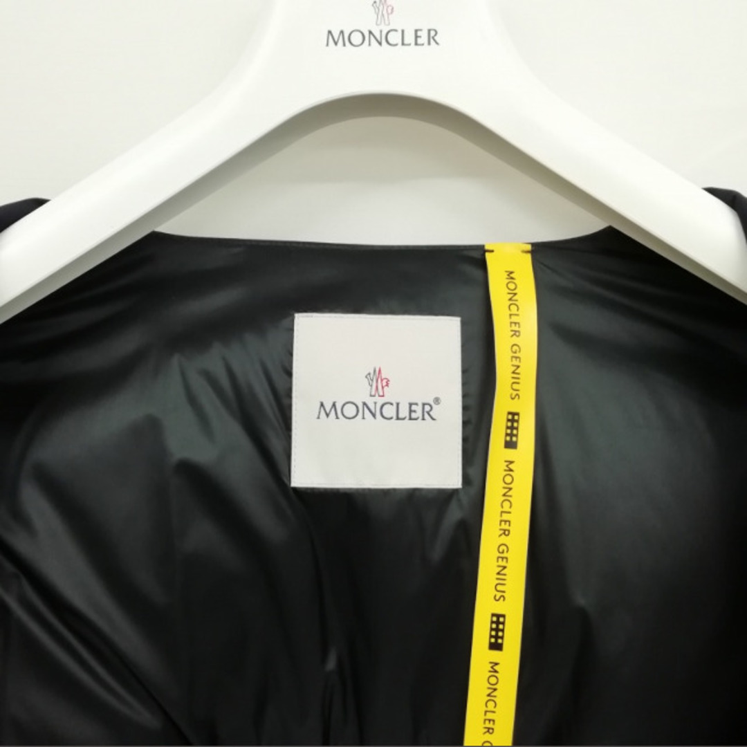 MONCLER(モンクレール)のHYKE MUVERAN 21AW ノーカラー ダウン ジャケット 極美品 2 メンズのジャケット/アウター(ダウンジャケット)の商品写真