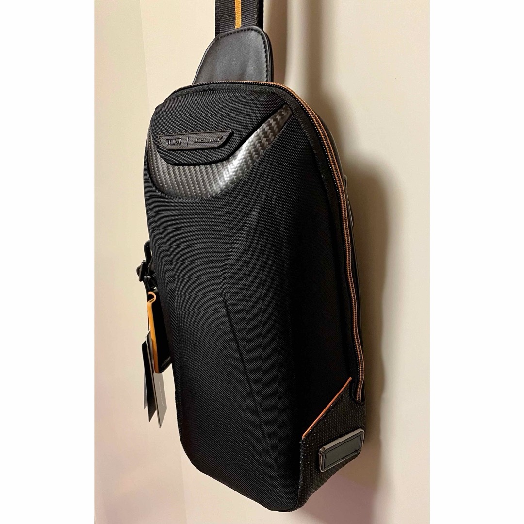 【TUMI】トゥミ カーボン ファイバー トルク スリングバッグ TUMI I MCLAREN 「トルク」スリング｜TUMI(トゥミ)公式サイト | TUMI