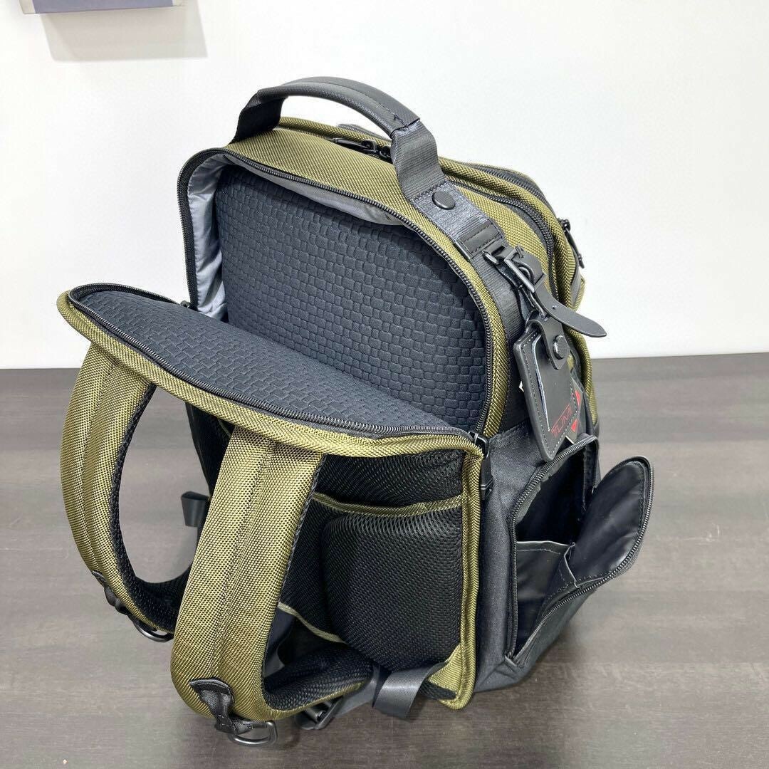 TUMI(トゥミ)の未使用 トゥミTUMI ALPHA3 バックパック リュック グリーン メンズのバッグ(バッグパック/リュック)の商品写真