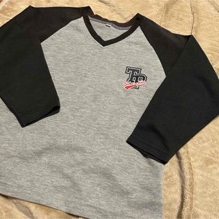 スウェット tシャツ　グレー 長袖　vネック　130 男の子　キッズ(その他)