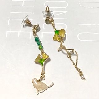 イチョウと白ネコのピアス🐾(ピアス)