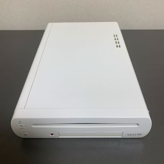 ニンテンドウ(任天堂)のNintendo Wii U 8GB SHIRO 本体のみ(家庭用ゲーム機本体)