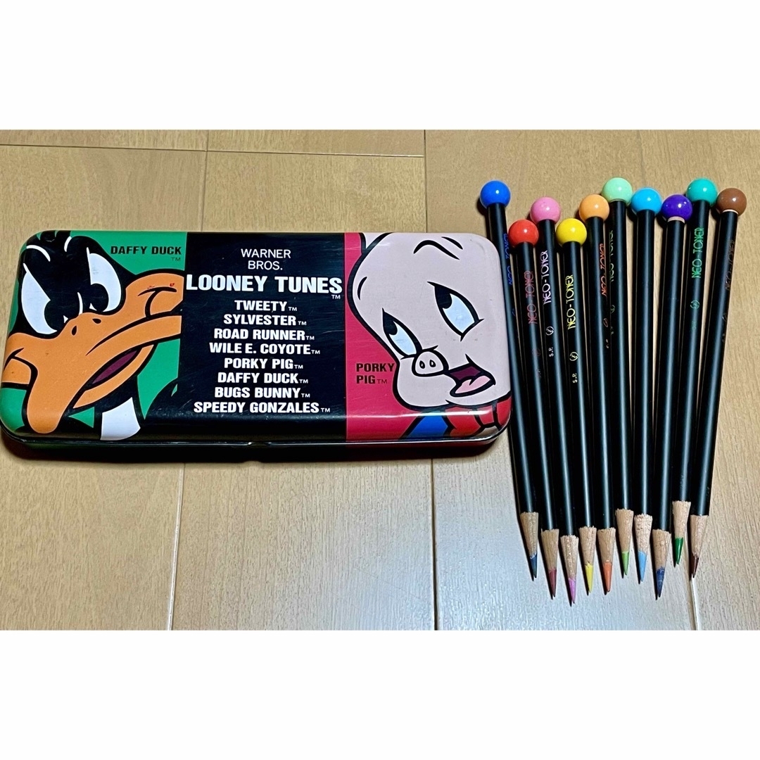 LOONEY TUNES ルーニー・テューンズ 色鉛筆10色セット　筆箱付き エンタメ/ホビーのアート用品(色鉛筆)の商品写真