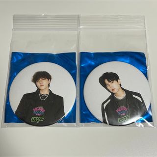 アイコン(iKON)のiKON KCONカフェ　缶バッジ　チャヌ　ドンヒョク(アイドルグッズ)