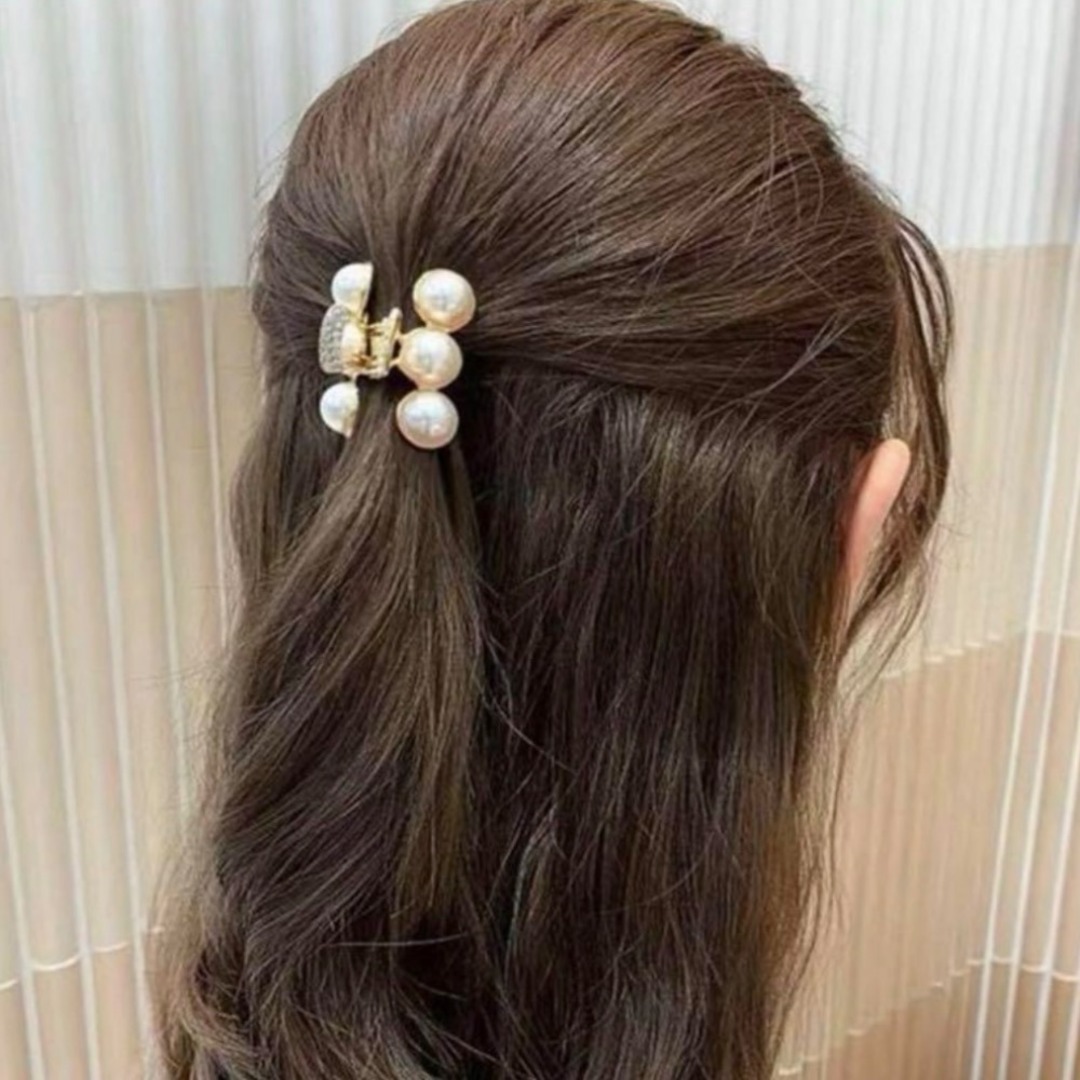 【売切御免】髪留め　髪飾り　パール　ヘアクリップ　ゴールド　ミニクリップ　前髪 レディースのヘアアクセサリー(バレッタ/ヘアクリップ)の商品写真