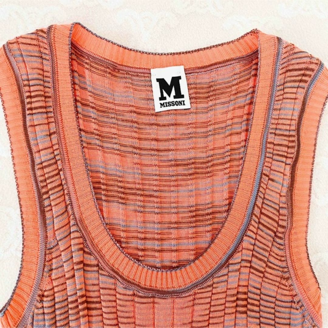 MISSONI(ミッソーニ)のエムミッソーニM missoni ノースリーブニット　サマー　オレンジ系 レディースのトップス(ニット/セーター)の商品写真