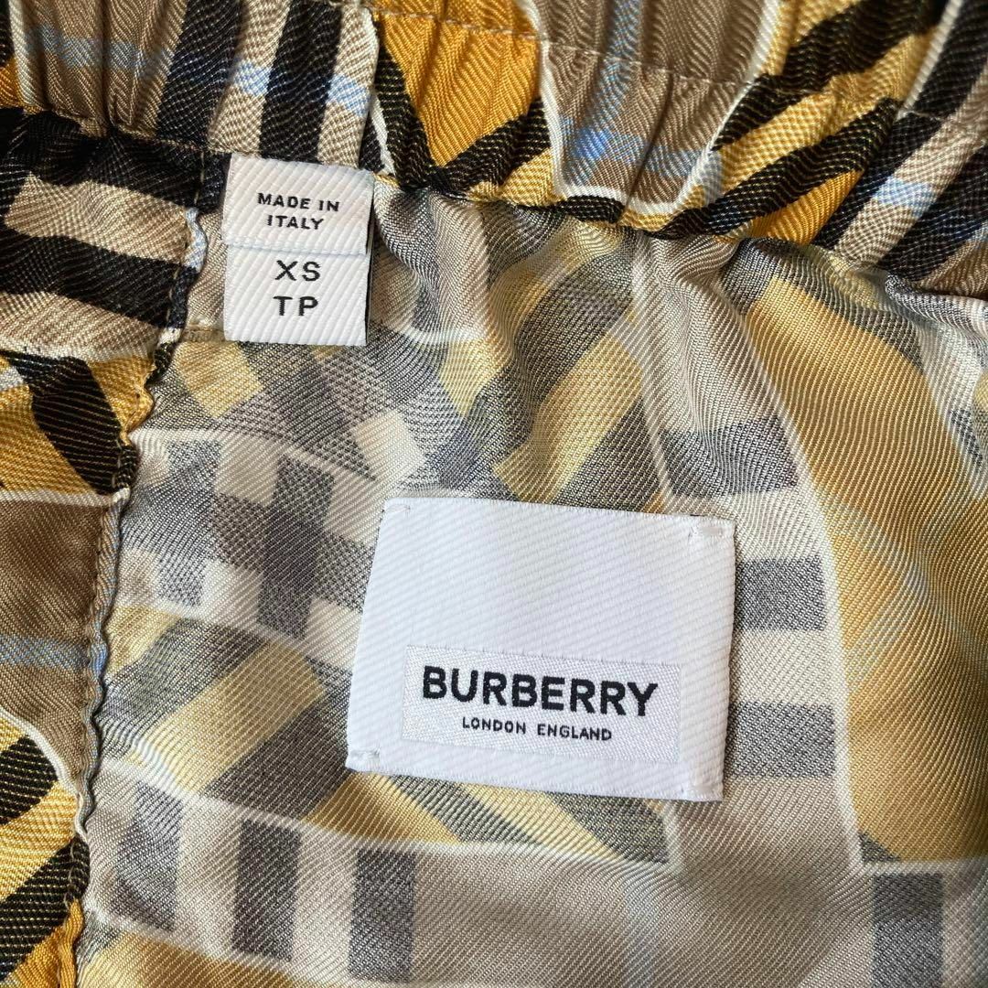 BURBERRY(バーバリー)の【未使用級】BURBERRY ハーフパンツ シルク ノバチェック メンズのパンツ(ショートパンツ)の商品写真