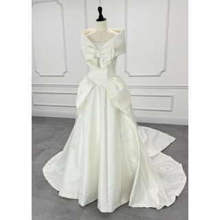 エマリーエ EMarie ダブルリボンケープカラー Aライン ウェディングドレス ホワイト(ウェディングドレス)