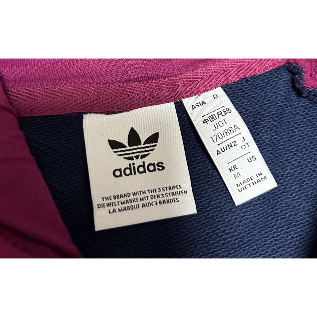 Originals（adidas）(オリジナルス)のadidas originals✨ラージロゴ クロップドパーカー レディースのトップス(パーカー)の商品写真