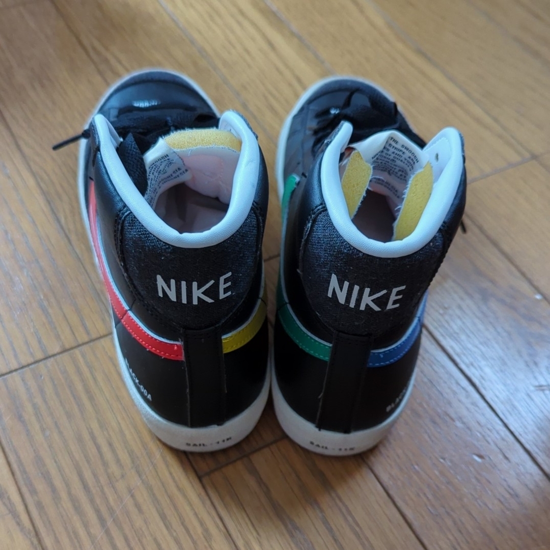 NIKE(ナイキ)のNIKE　WMNS BLAZER レディースの靴/シューズ(スニーカー)の商品写真