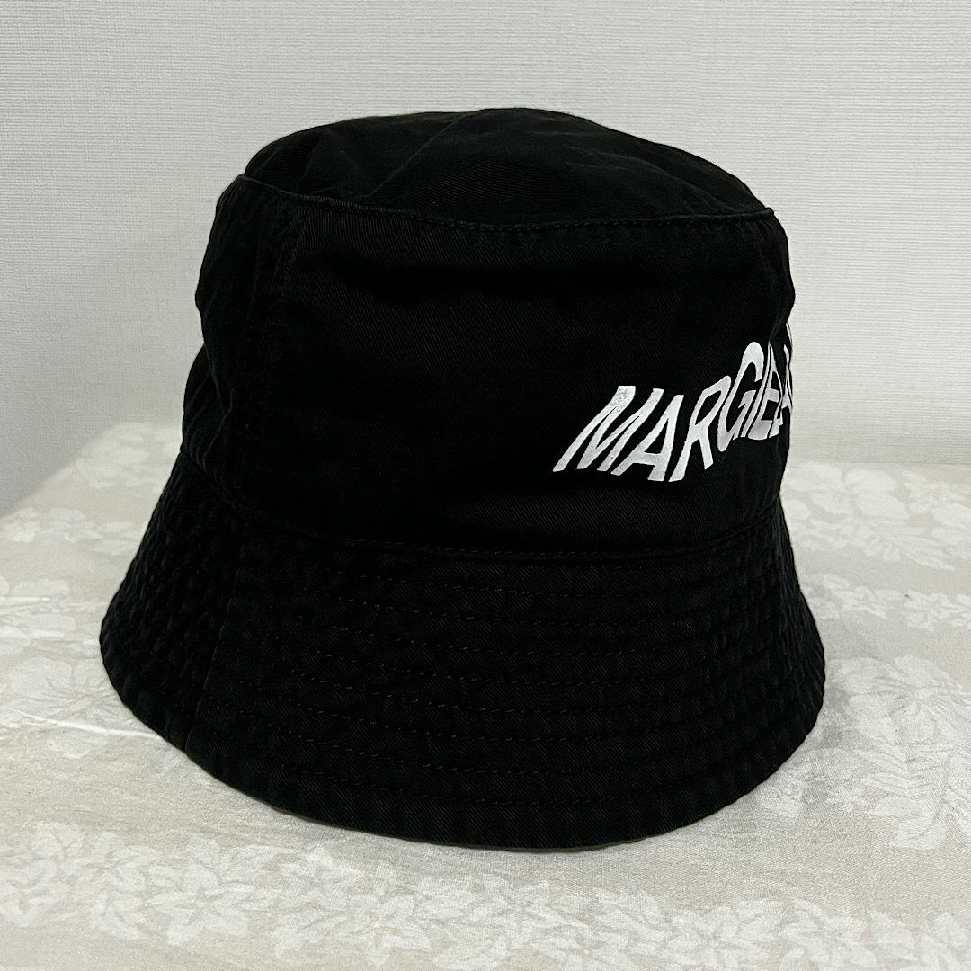 MM6(エムエムシックス)の大人もOK♪新品【MM6 Maison Margiela Kids】ロゴ ハット キッズ/ベビー/マタニティのこども用ファッション小物(帽子)の商品写真