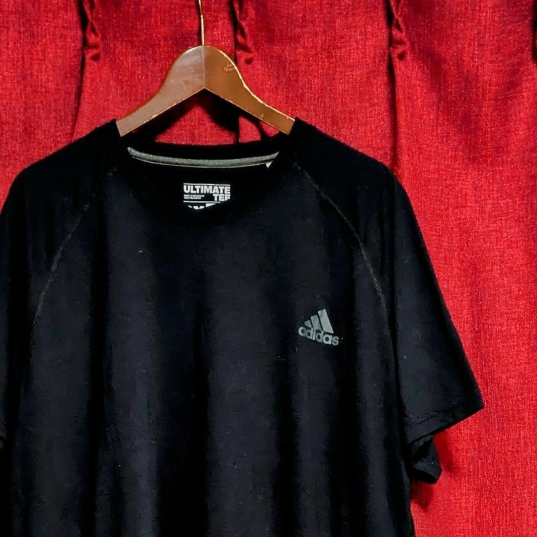 adidas(アディダス)のUS古着 adidas アディダス ロゴ Tシャツ 黒 大きいサイズ 半袖 速乾 メンズのトップス(Tシャツ/カットソー(半袖/袖なし))の商品写真