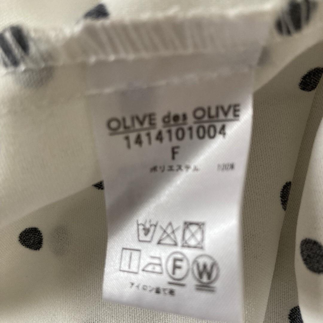 OLIVEdesOLIVE(オリーブデオリーブ)のオリーブデオリーブ  OLIVE des OLIVE ドットブラウス レディースのトップス(シャツ/ブラウス(長袖/七分))の商品写真