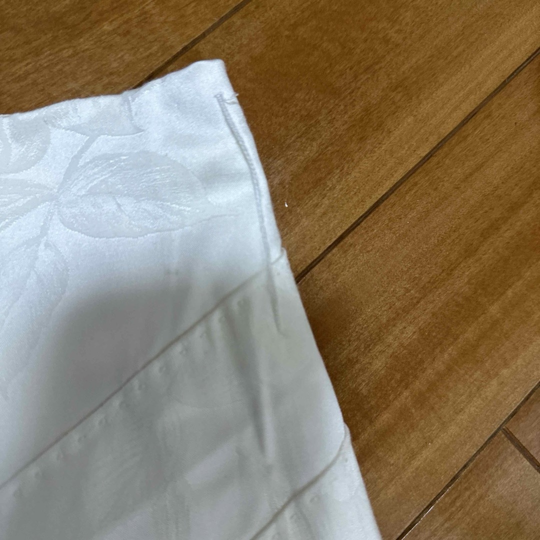 EPOCA(エポカ)のエポカ　EPICA 変形　スカート　光沢あり　花柄　ホワイト系　膝丈 レディースのスカート(ひざ丈スカート)の商品写真