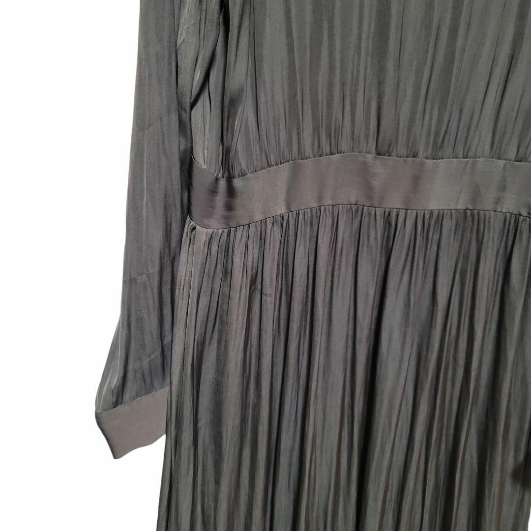 titivate(ティティベイト)のティティベィト　ロングワンピース  羽織  薄手  光沢のあるカーキ レディースのワンピース(ロングワンピース/マキシワンピース)の商品写真