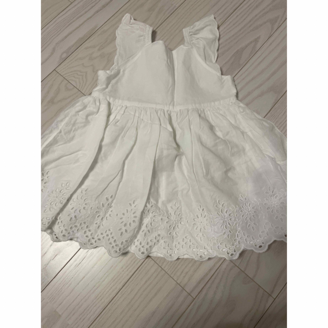 babyGAP(ベビーギャップ)のbabyGAP  GAP  白レースワンピース　2years  95cm キッズ/ベビー/マタニティのキッズ服女の子用(90cm~)(ワンピース)の商品写真