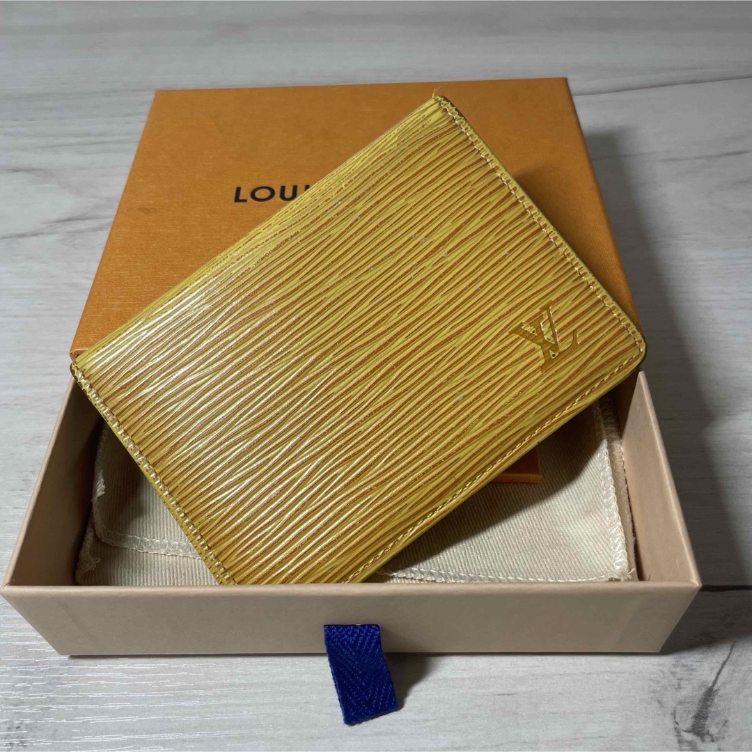 LOUIS VUITTON(ルイヴィトン)のルイヴィトン　エピ　カードケース　パスケース　定期入れ レディースのファッション小物(名刺入れ/定期入れ)の商品写真