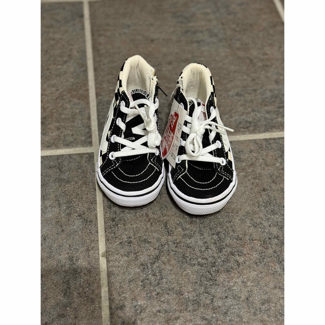 VANS(ヴァンズ)のvans キッズスニーカー シューズ 新品未使用 キッズ/ベビー/マタニティのキッズ靴/シューズ(15cm~)(スニーカー)の商品写真