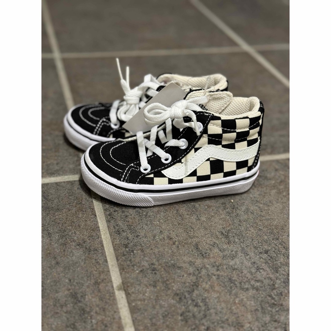 VANS(ヴァンズ)のvans キッズスニーカー シューズ 新品未使用 キッズ/ベビー/マタニティのキッズ靴/シューズ(15cm~)(スニーカー)の商品写真