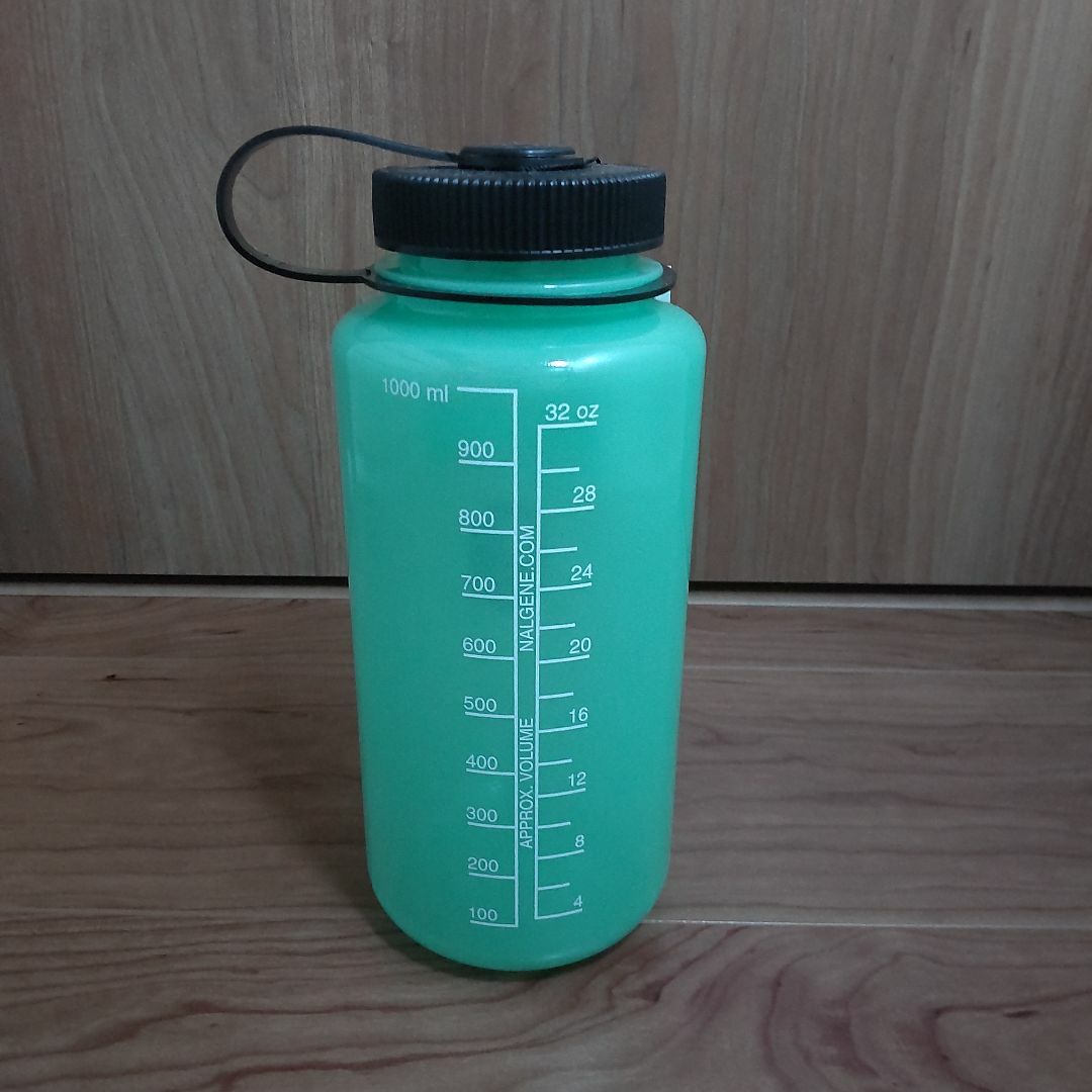 A BATHING APE(アベイシングエイプ)の【限定】A BATHING APE × NALGENE 蓄光 1.0L【新品】 スポーツ/アウトドアのアウトドア(登山用品)の商品写真