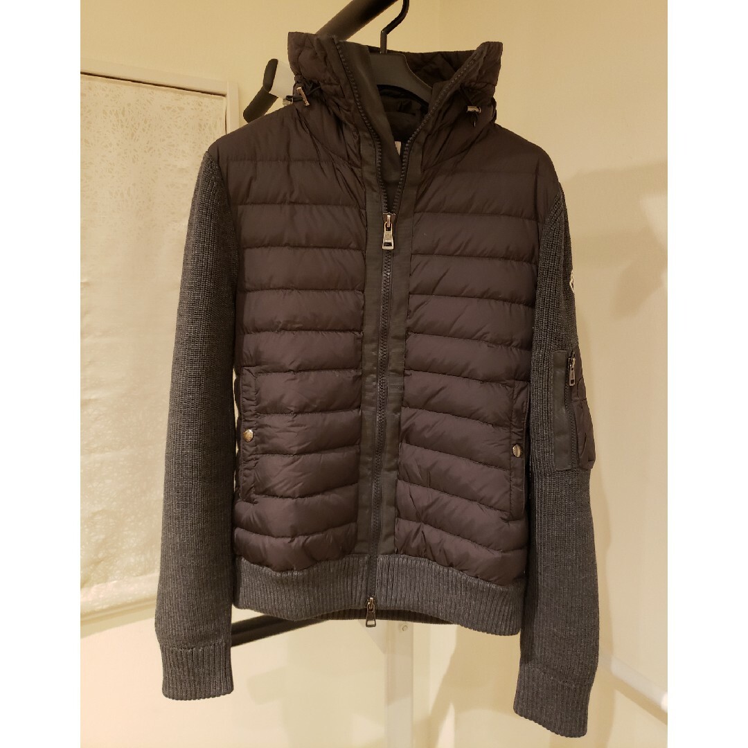 MONCLER(モンクレール)の【美品】モンクレール　MONCLER　ジップアップ　パーカー　カーキ　M メンズのトップス(パーカー)の商品写真