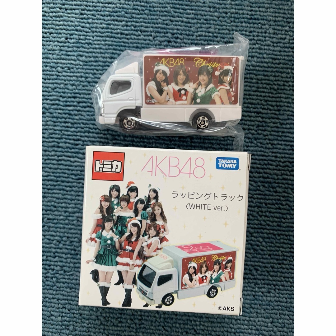 AKB48(エーケービーフォーティーエイト)のトミカAKB ラッピングトラック　ホワイト② エンタメ/ホビーのタレントグッズ(アイドルグッズ)の商品写真