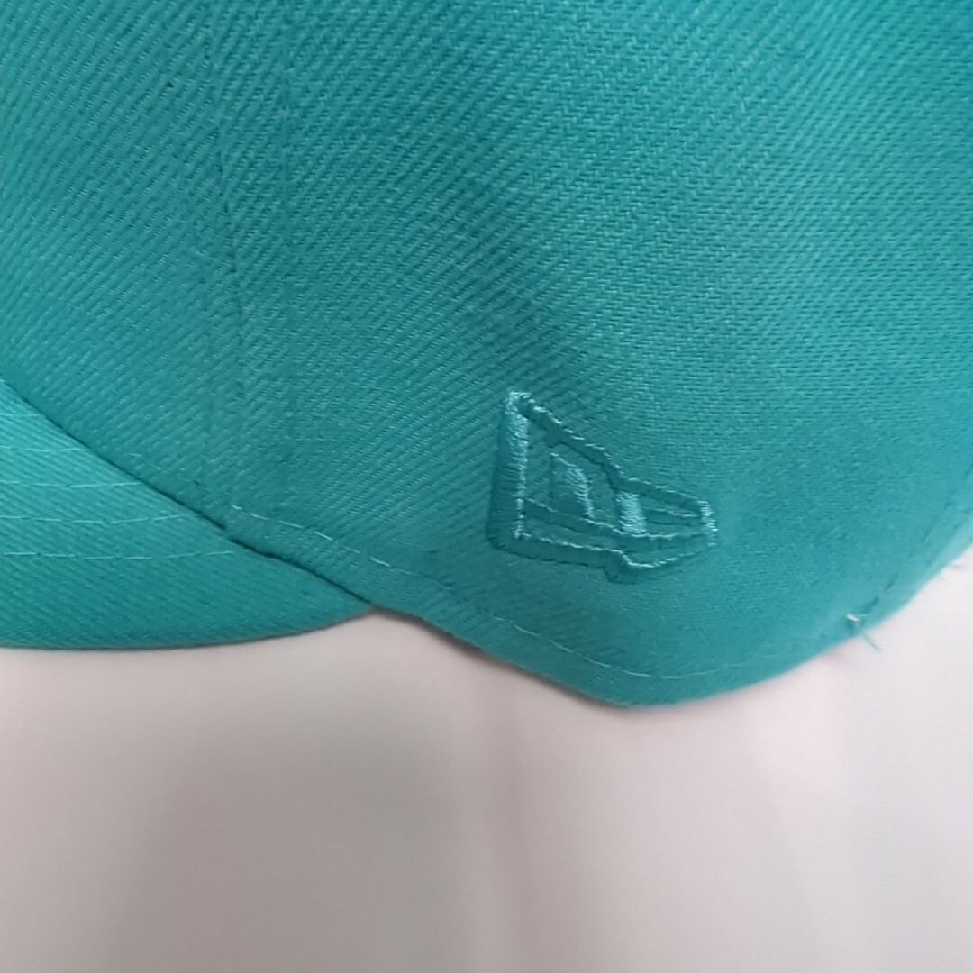 NEW ERA(ニューエラー)の新品　海外限定　AQUA　アクアカラー　NEWERA　CAP  7 1/2 メンズの帽子(キャップ)の商品写真