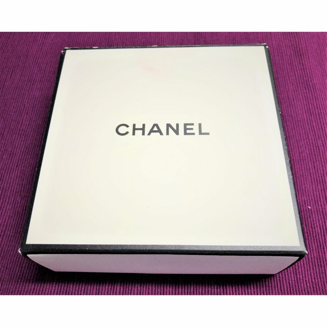CHANEL(シャネル)のCHANEL ギフトボックス　シャネル　ショッピングボックス 箱 コスメ/美容のコスメ/美容 その他(その他)の商品写真
