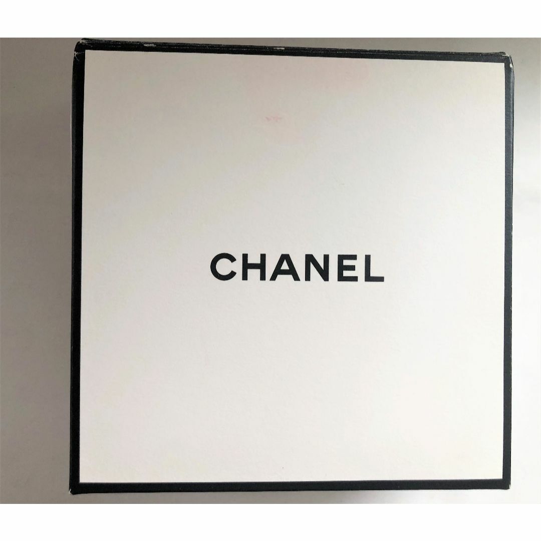 CHANEL(シャネル)のCHANEL ギフトボックス　シャネル　ショッピングボックス 箱 コスメ/美容のコスメ/美容 その他(その他)の商品写真