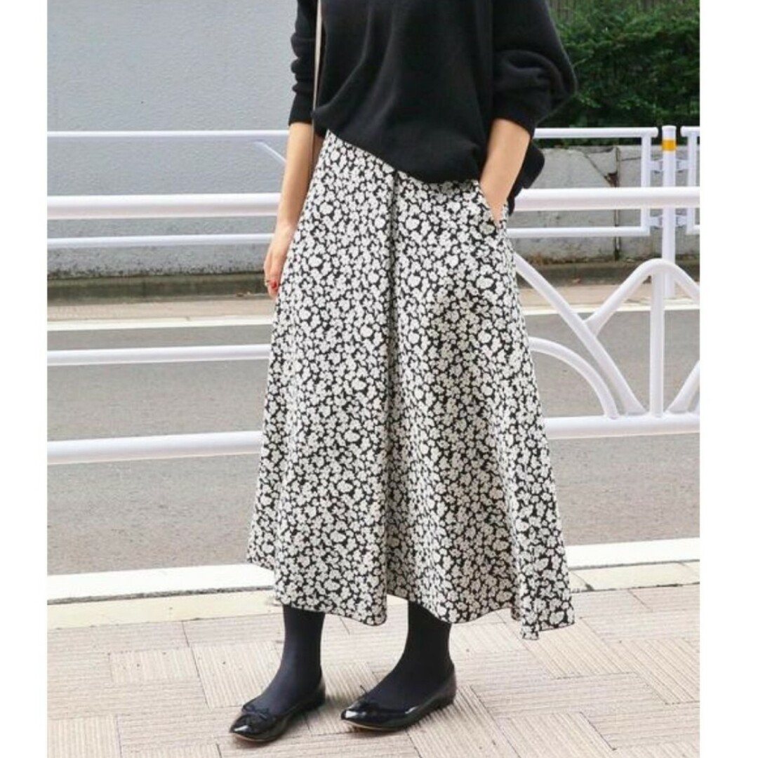 IENA(イエナ)のイエナ♡フラワージャガードフレアスカート 38 レディースのスカート(ロングスカート)の商品写真