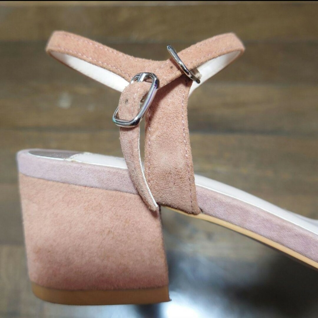 Mode et Jacomo(モードエジャコモ)のモードエジャコモ ビジュー ピンク スウェード サンダル レディースの靴/シューズ(サンダル)の商品写真