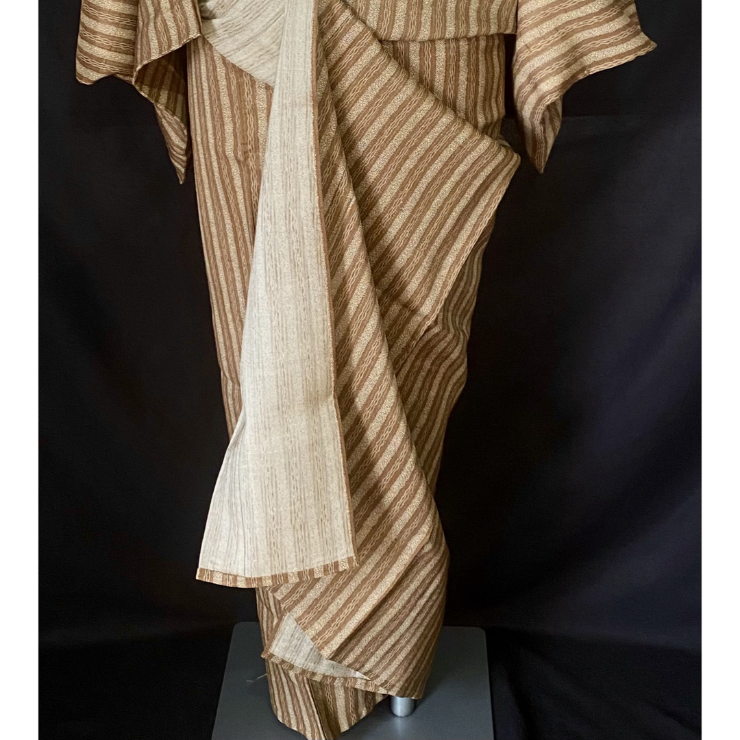 〈縞模様の紗紬着物〉茶　SALE 手織り　トール　裄長め　軽い　夏着物　クール レディースの水着/浴衣(着物)の商品写真