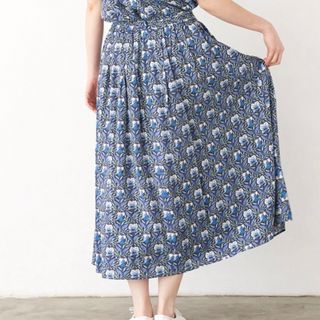 マリンフランセーズ(LA MARINE FRANCAISE)の新品 マリンフランセーズ リバティ タックスカート 花柄 青系 S〜Mサイズ(ロングスカート)