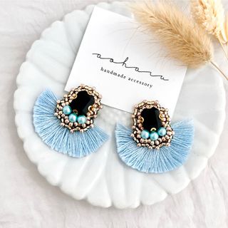 ビジュー ビーズ刺繍×カラフルタッセルピアス/イヤリング(ライトブルー)(ピアス)