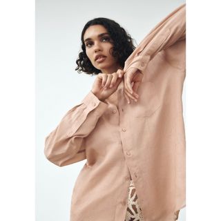 ザラ(ZARA)の新品タグ付！ZARA ザラ＊オーバーサイズラミーシャツ　ピンク　L(シャツ/ブラウス(長袖/七分))