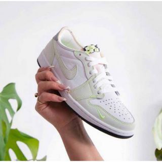 ナイキ(NIKE)のタ　NIKE ナイキ　スニーカー　エアジョーダン　air JORDAN LOW(スニーカー)