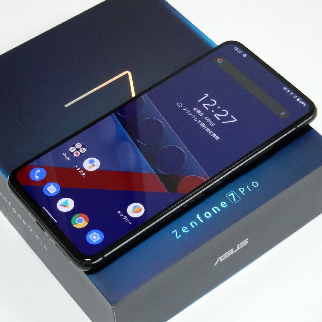 ASUS(エイスース)のSIMフリー日本版ASUS Zenfone7 Pro 256GB ZS671KL スマホ/家電/カメラのスマートフォン/携帯電話(スマートフォン本体)の商品写真