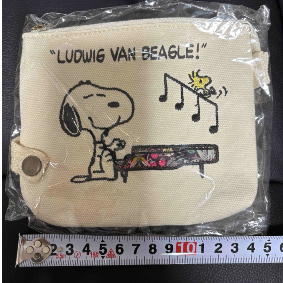 SNOOPY(スヌーピー)のスヌーピー　ティッシュポーチ　Vintage PEANUTS ピアノ柄　音符 レディースのファッション小物(ポーチ)の商品写真