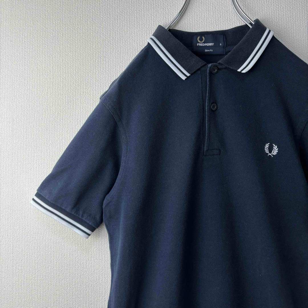 FRED PERRY(フレッドペリー)の人気　フレッドペリー　ポロシャツ　半袖　S  M36 ネイビー　ホワイト　古着 メンズのトップス(ポロシャツ)の商品写真