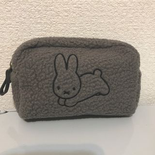 ミッフィー(miffy)の新品未使用　ミッフィー　モコモコ　ポーチ(ポーチ)