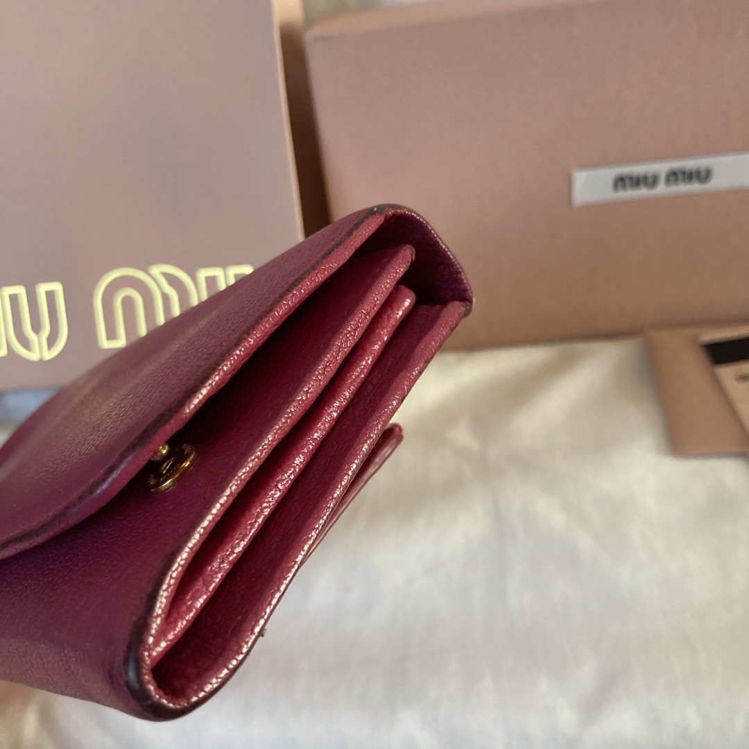 miumiu(ミュウミュウ)のmiumiu 長財布　ピンク　国内正規品　証明書あり レディースのファッション小物(財布)の商品写真