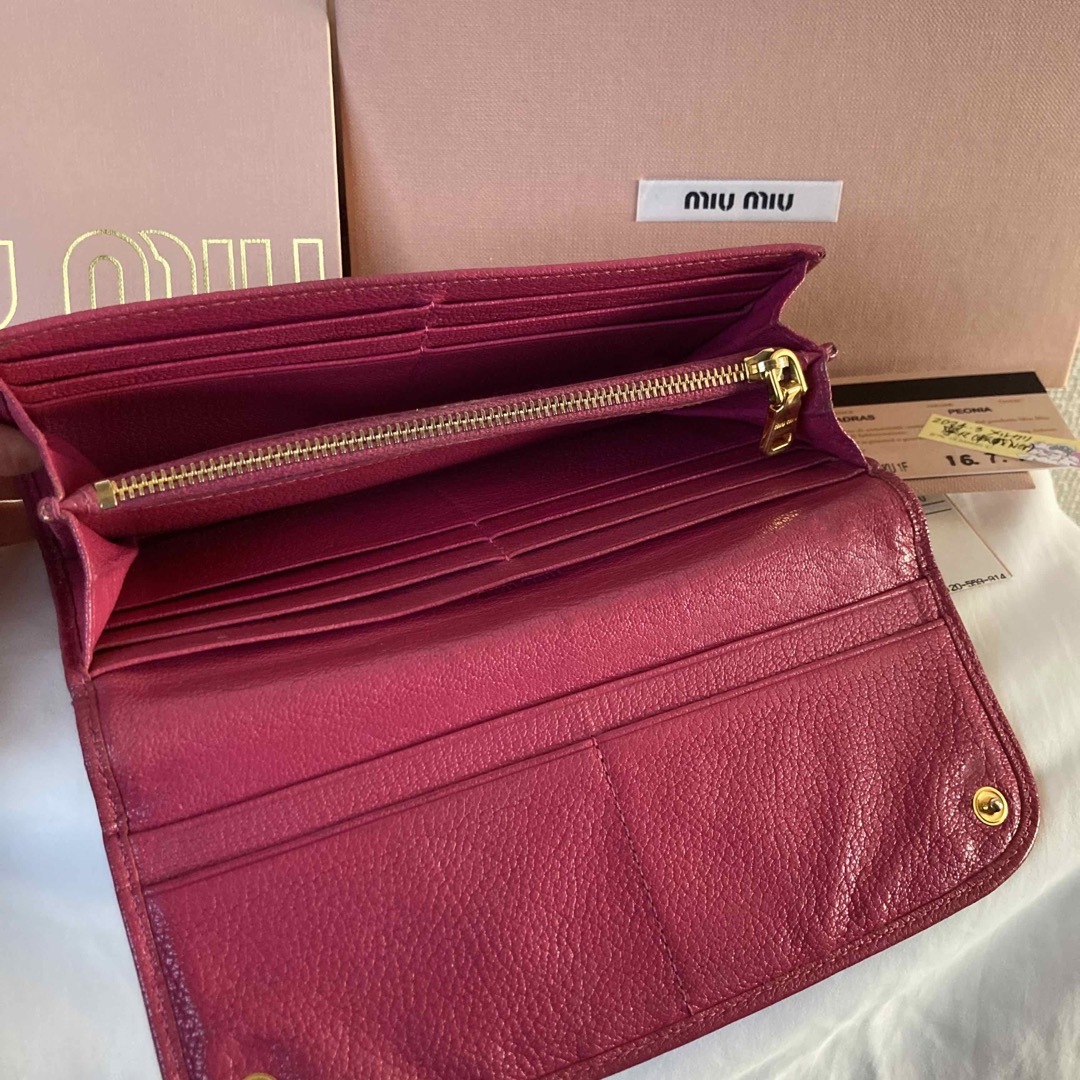 miumiu(ミュウミュウ)のmiumiu 長財布　ピンク　国内正規品　証明書あり レディースのファッション小物(財布)の商品写真