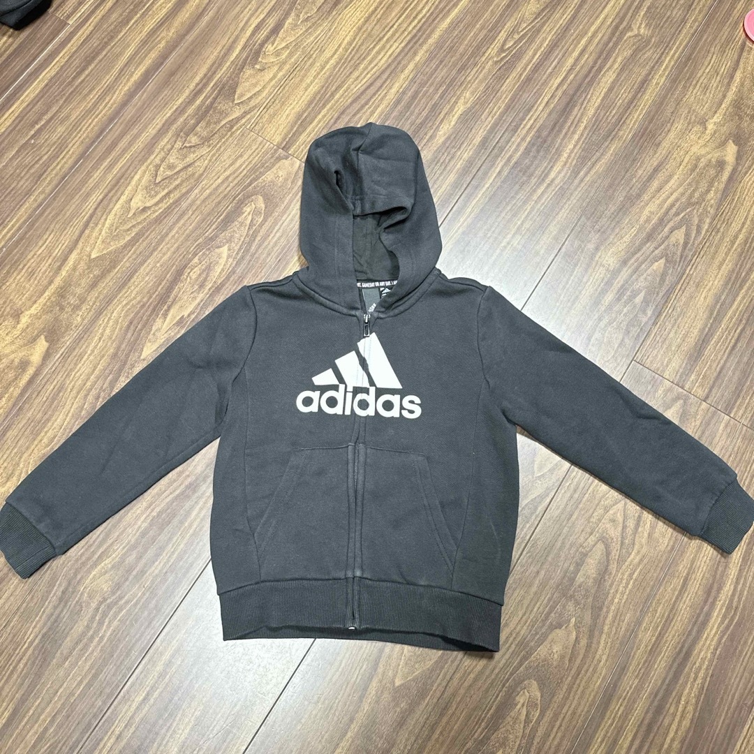 adidas パーカー キッズ/ベビー/マタニティのキッズ服男の子用(90cm~)(ジャケット/上着)の商品写真