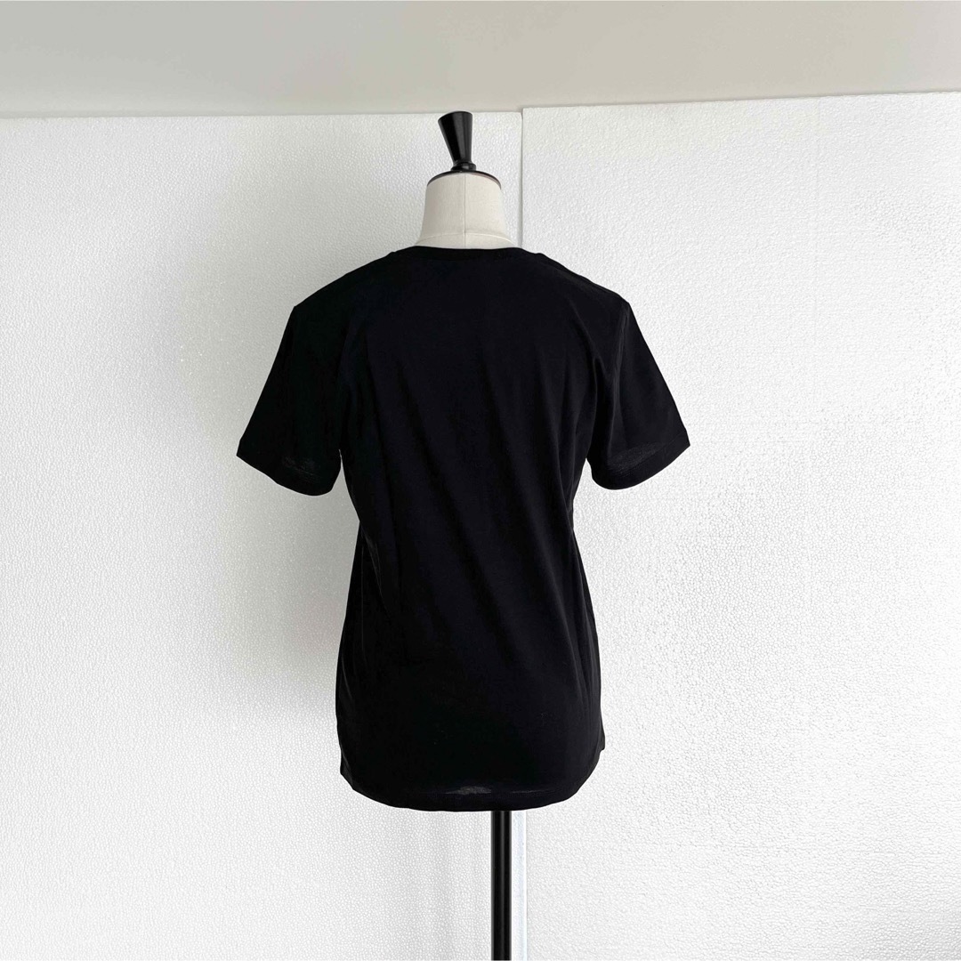 N°21(ヌメロヴェントゥーノ)のN°21ヌメロ ヴェントゥーノ　ロゴ入り　半袖Tシャツ　カットソー　ブラック レディースのトップス(Tシャツ(半袖/袖なし))の商品写真