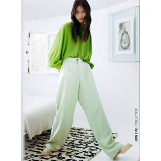 ザラ(ZARA)のZARA ハイウエストワイドストレートパンツ　ライムグリーン(カジュアルパンツ)