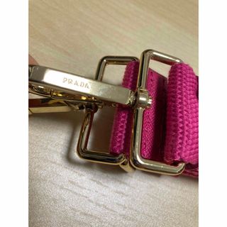 PRADA - プラダ バニティ メイクポーチ ブラック ナイロン 三角 PRADA - プラダ バニティ メイクポーチ ブラック ナイロン 三角