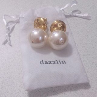 ダズリン(dazzlin)のdazzlin パールイヤリング(イヤリング)