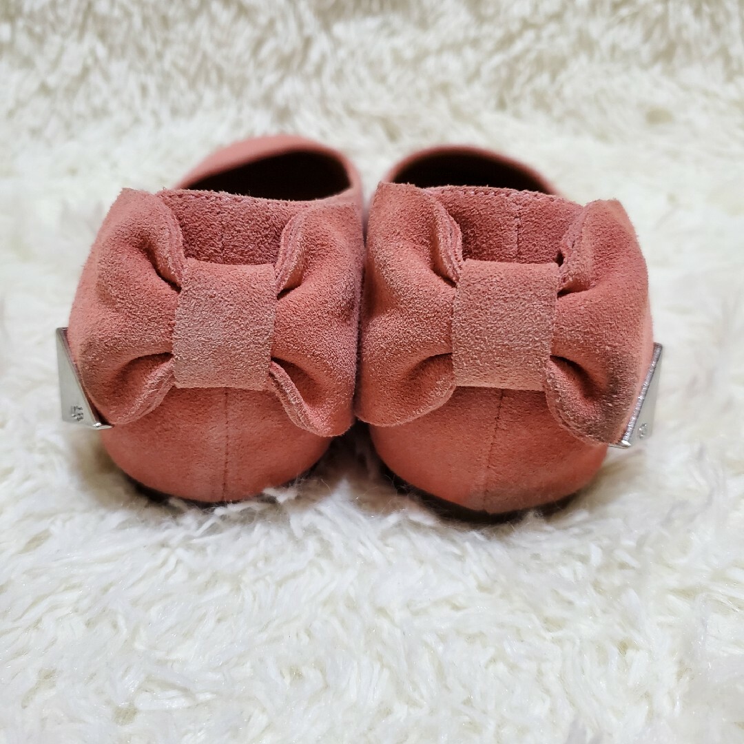 UGG(アグ)のUGG　ピンク　スエードパンプス　フラットシューズ　ラウンドトゥ　バックリボン レディースの靴/シューズ(バレエシューズ)の商品写真