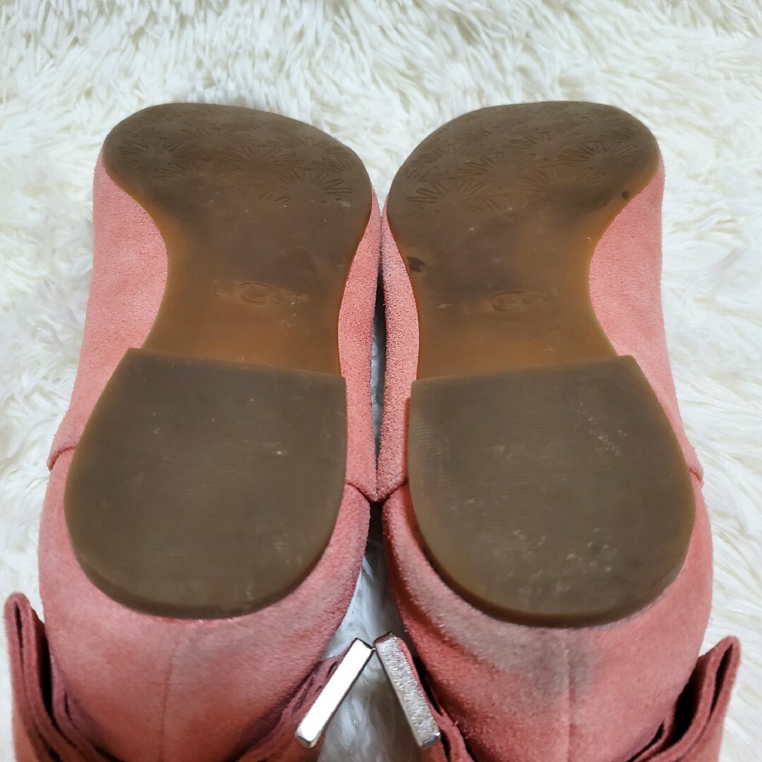 UGG(アグ)のUGG　ピンク　スエードパンプス　フラットシューズ　ラウンドトゥ　バックリボン レディースの靴/シューズ(バレエシューズ)の商品写真