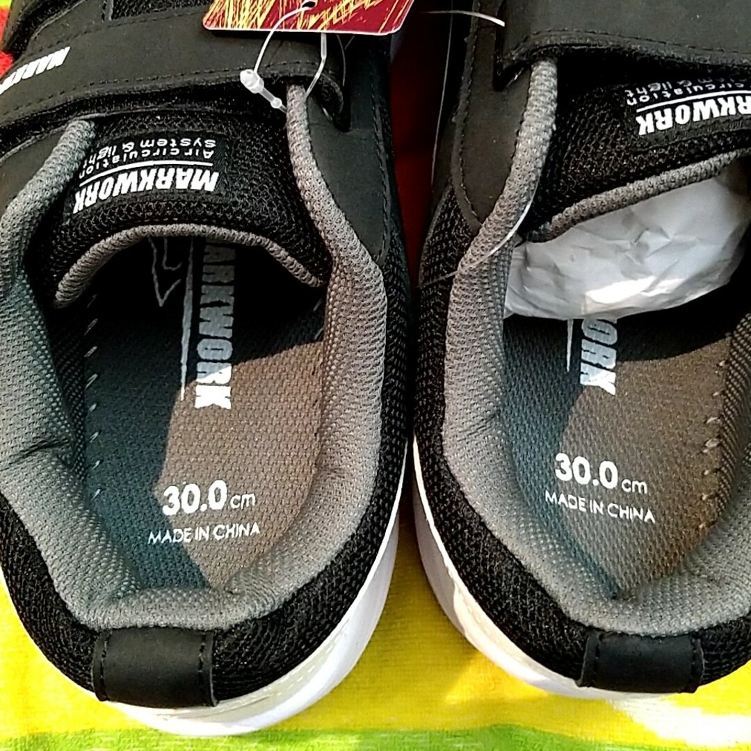 キタ　安全靴　29.0 ブラック メンズの靴/シューズ(スニーカー)の商品写真